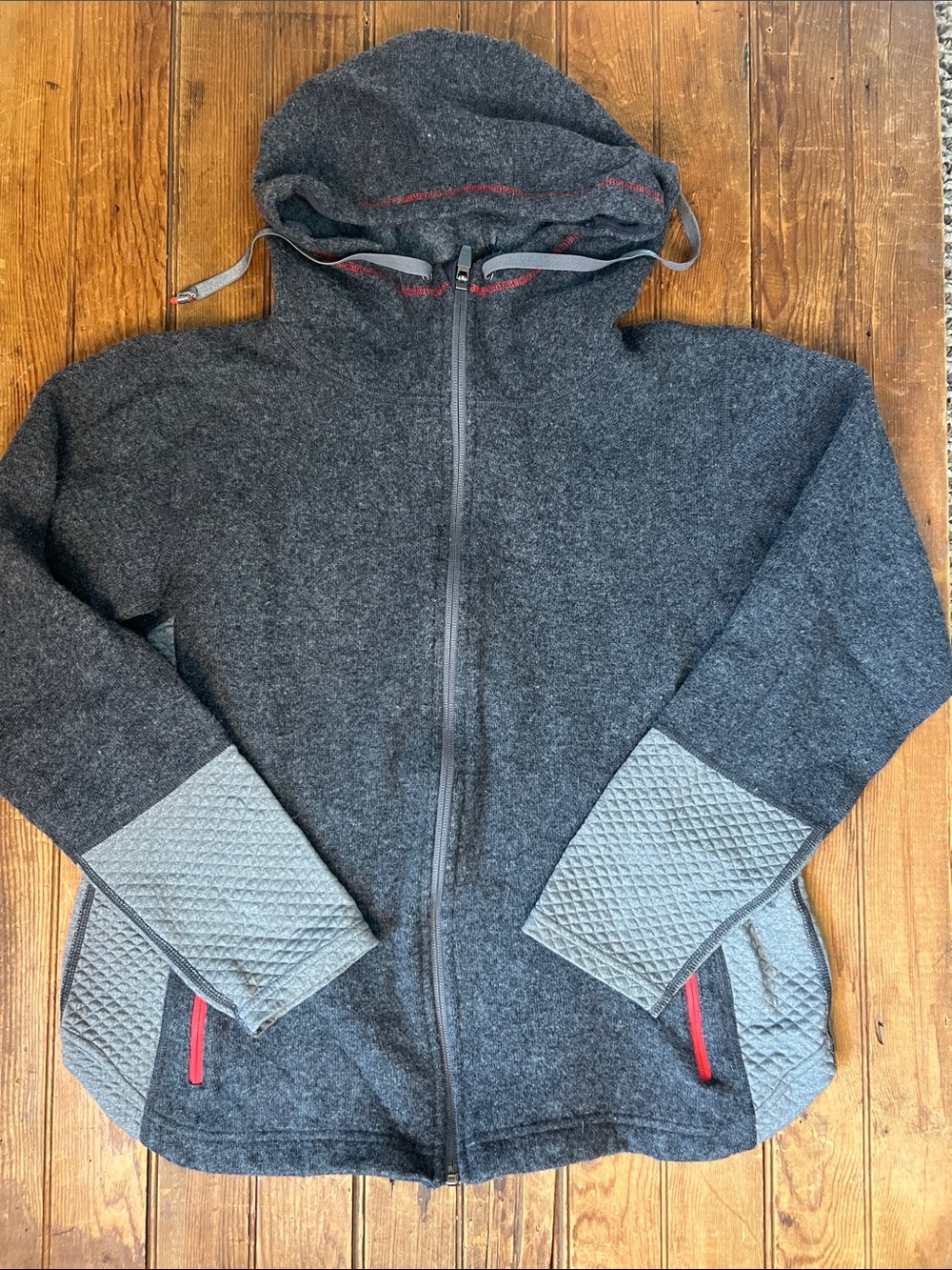 Title Nine women’s Merino Wool zip Hoodie gray size Large